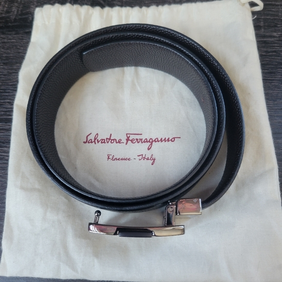 Reversible and Adjustable Salvatore Ferragamo Belt - Picture 2 of 4